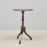 1733 4238 PEDESTAL TABLE